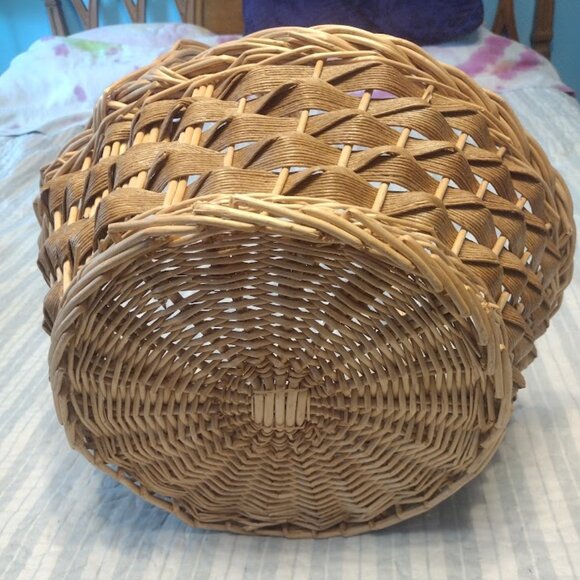 Large Oval Vintage Rustic Farmhouse Wicker Basket With Handle - Picture 4 of 7